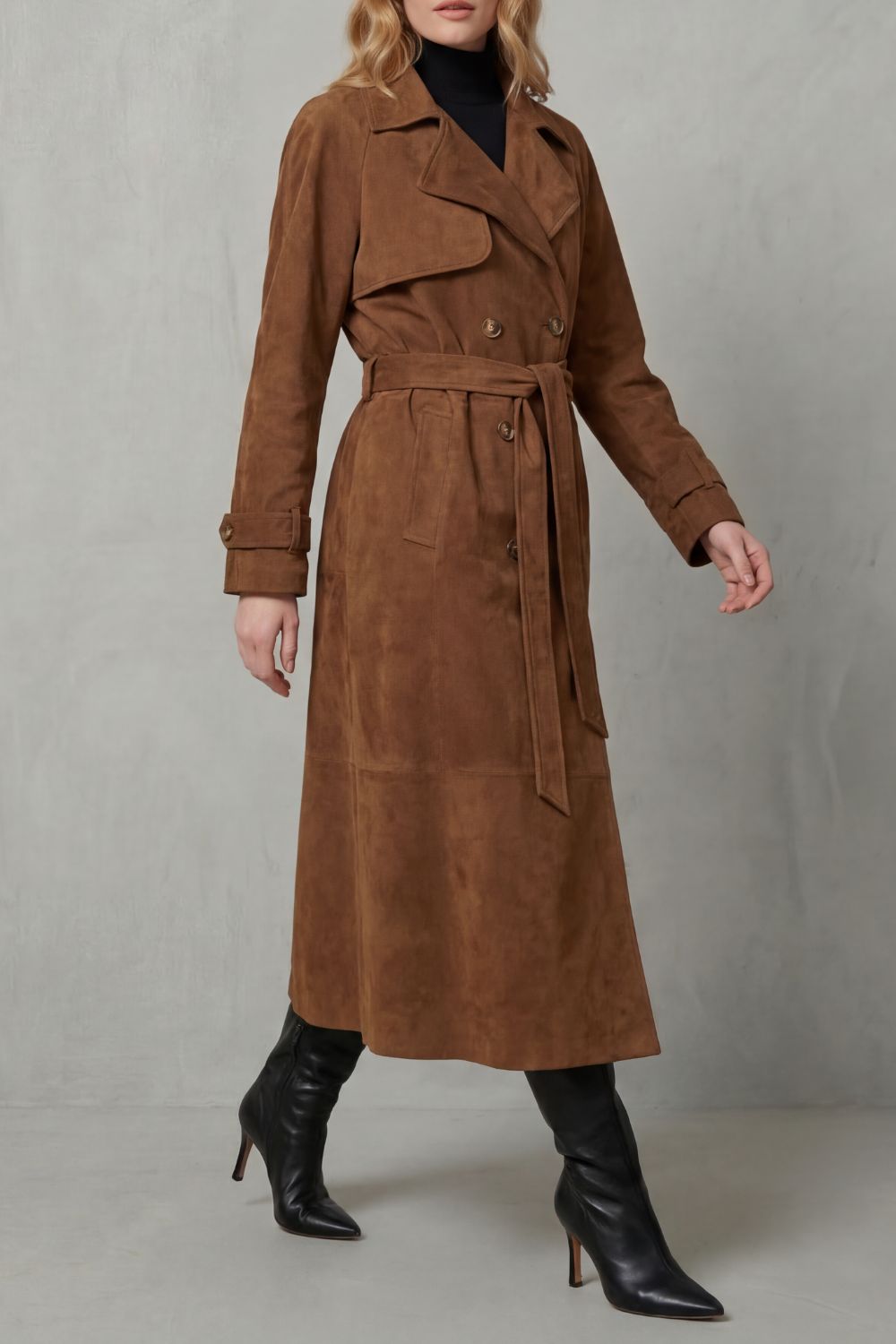 Velloré – Suede elegance – Trench coat