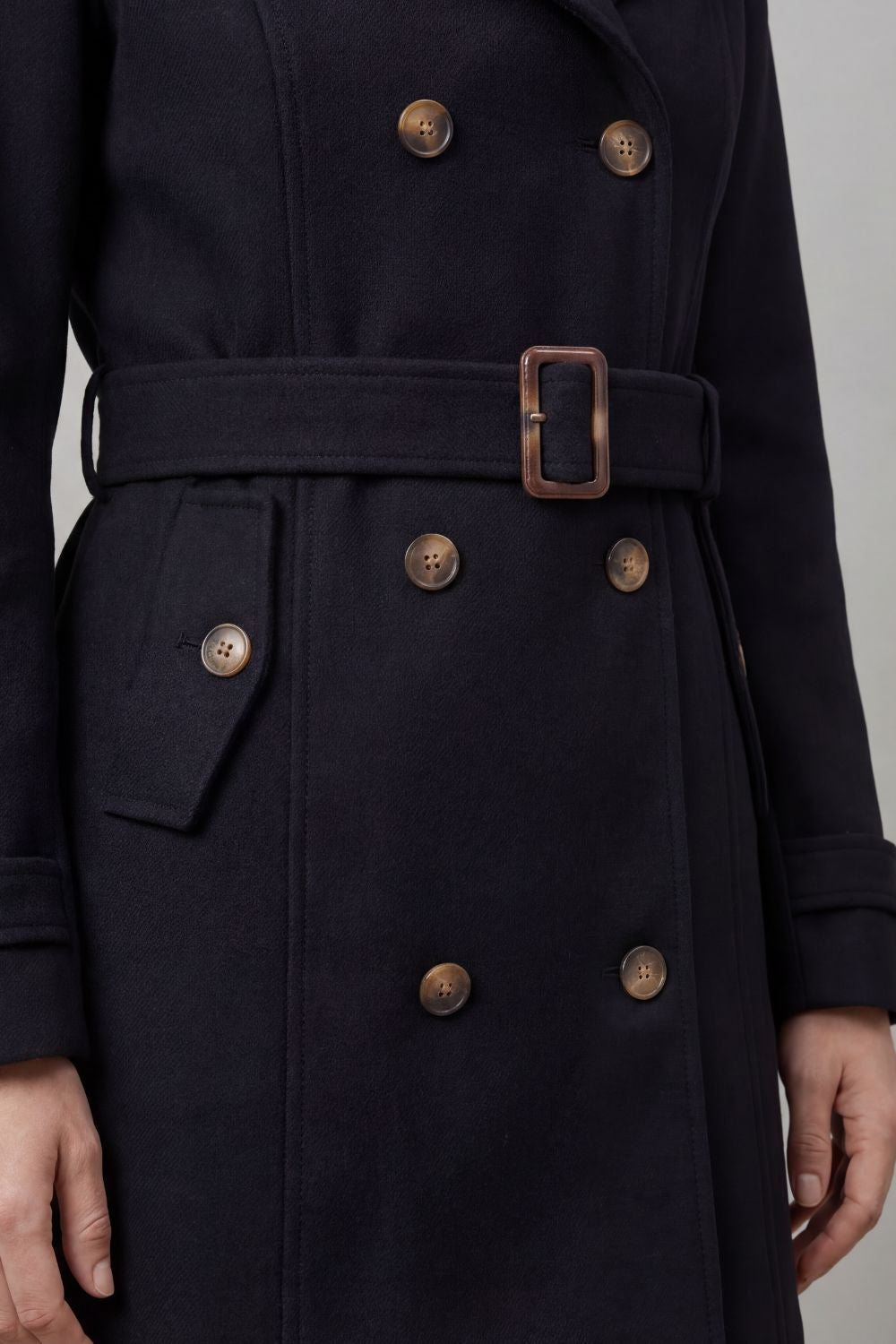 Solivane – Tailored elegance – Hooded trench coat