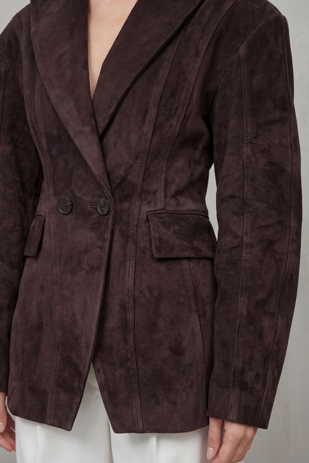 Savrielle – Sculpted silhouette – Suede jacket