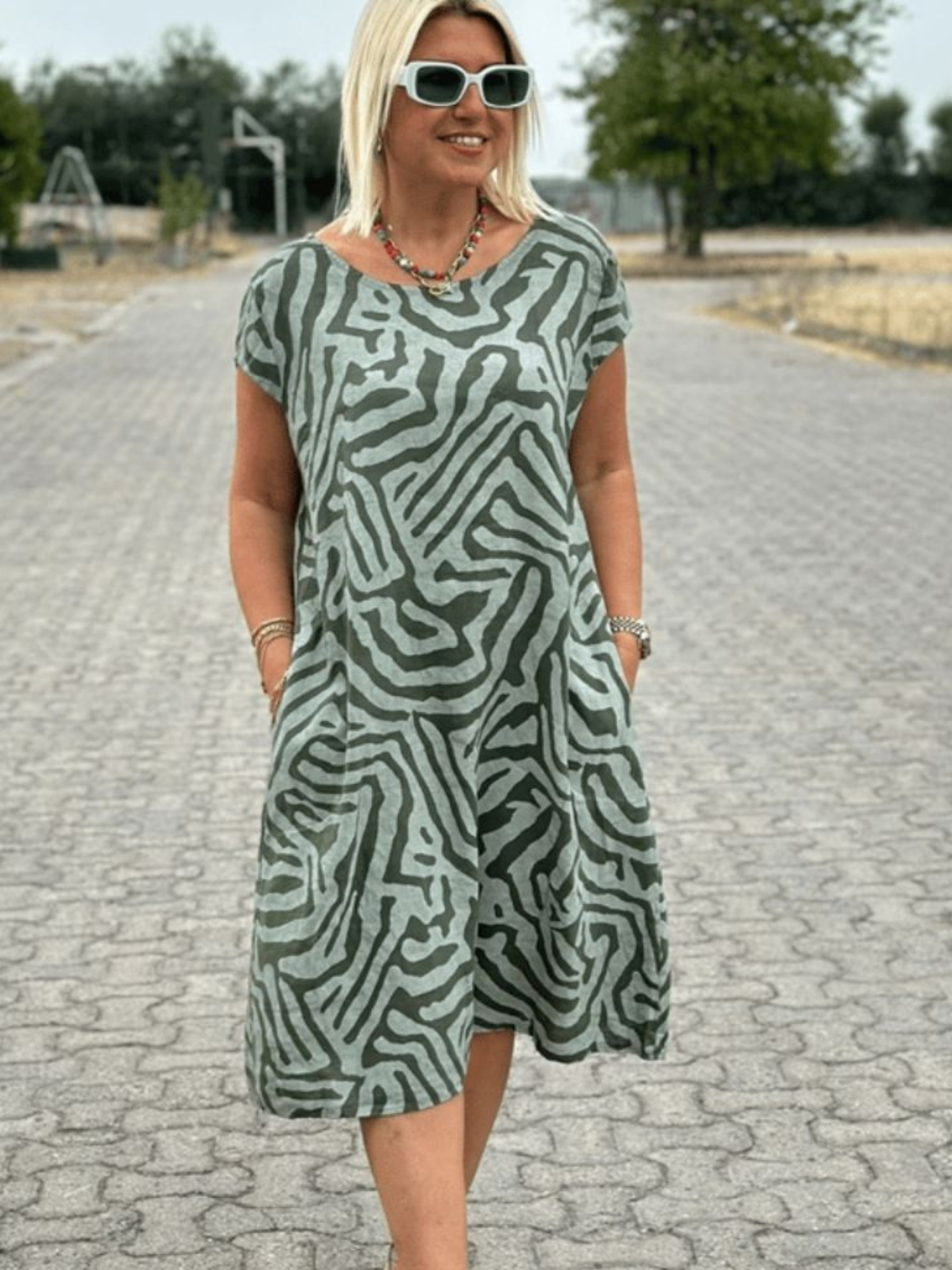 Avanille | round neck summer dress