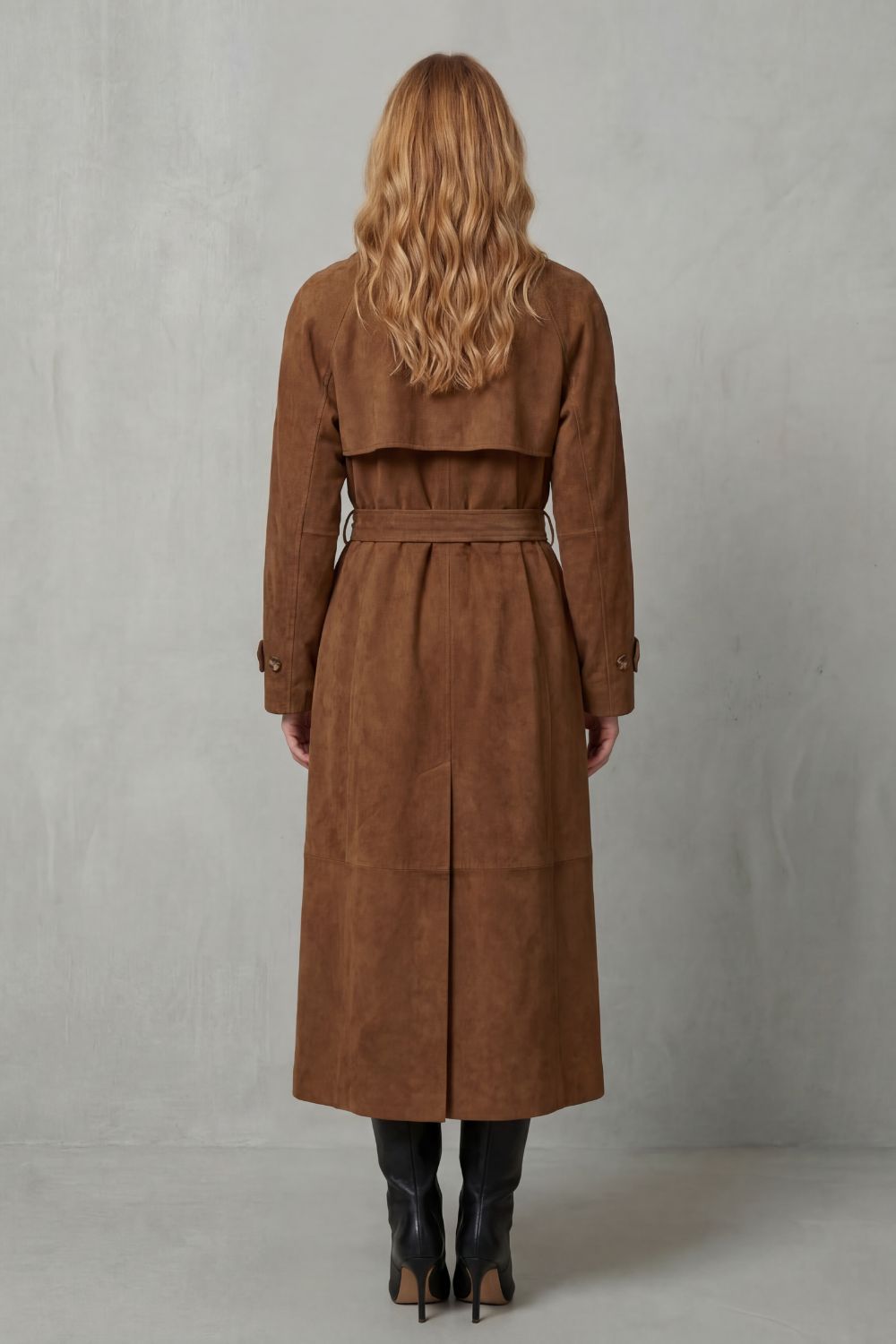 Velloré – Suede elegance – Trench coat