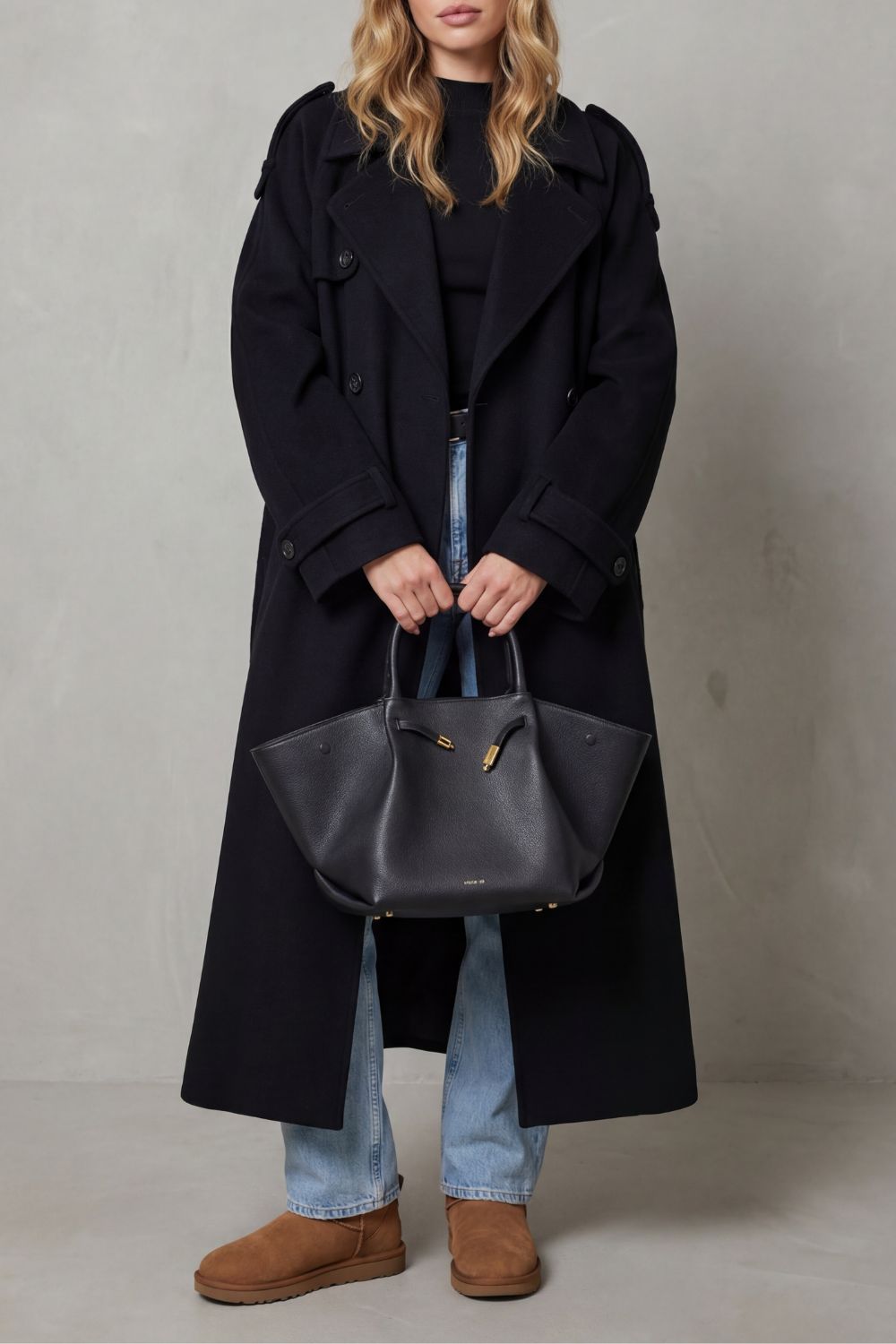 Noirvaine – Oversized silhouette – Wool trench coat